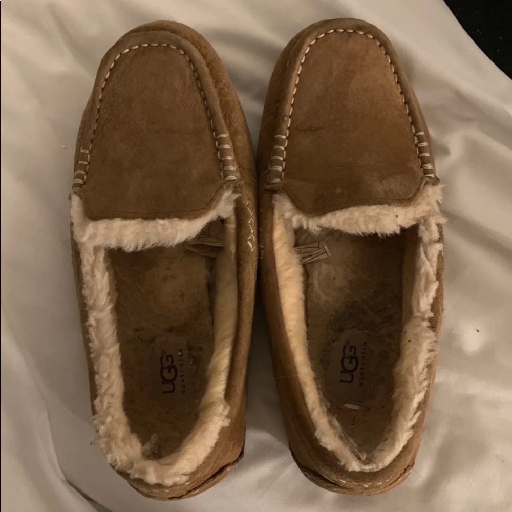Ugg moccasins • brown